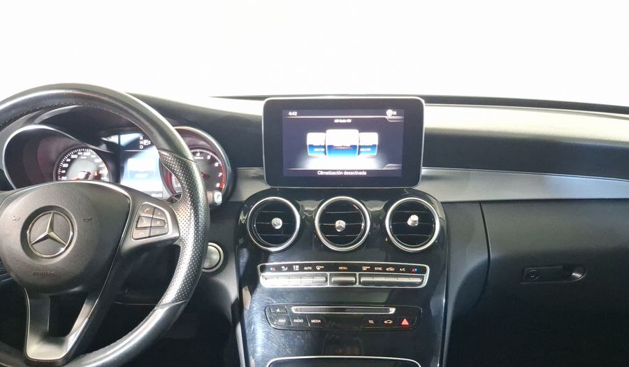Mercedes Benz Clase C 2.0 200 CGI SPORT AT Sedan 2015