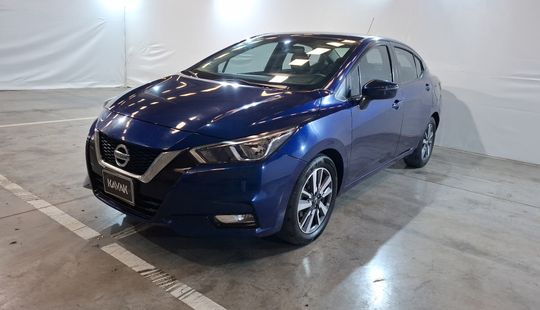 Nissan • Versa