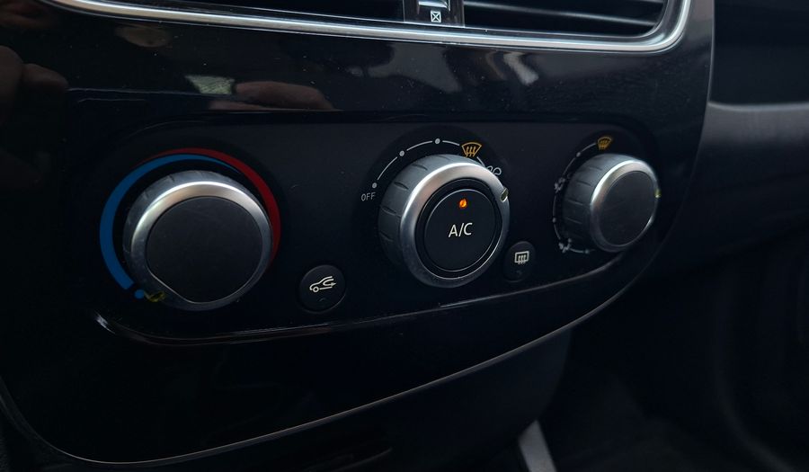 Renault Clio 1.2 AUTHENTIQUE Hatchback 2019