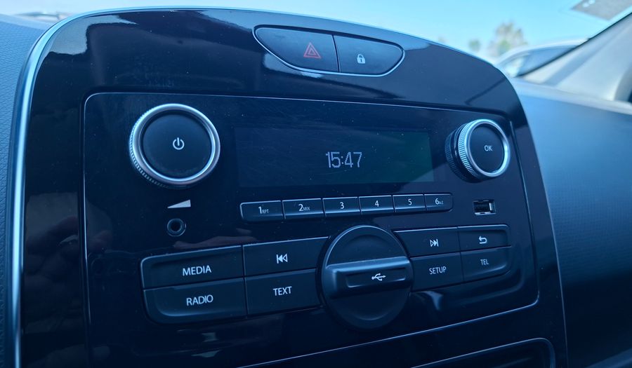 Renault Clio 1.2 AUTHENTIQUE Hatchback 2019