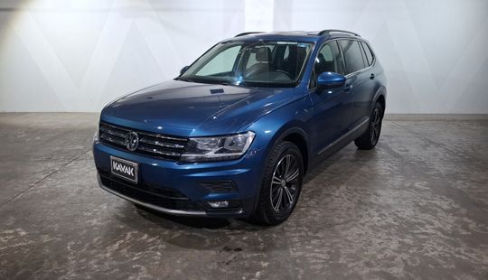 Volkswagen • Tiguan