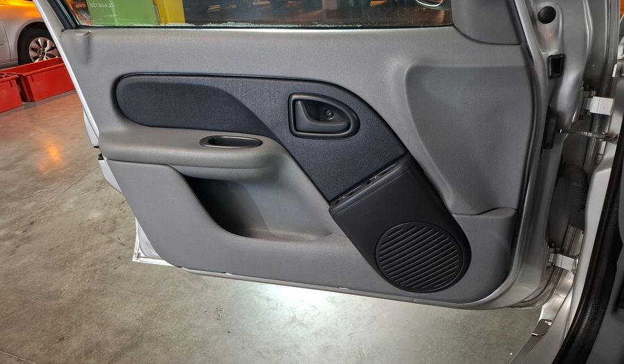 Renault Clio 1.1 PACK PLUS Hatchback 2012