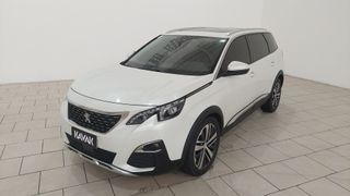 Peugeot • 5008