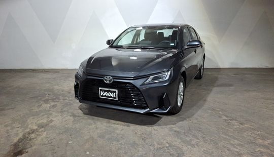 Toyota • Yaris