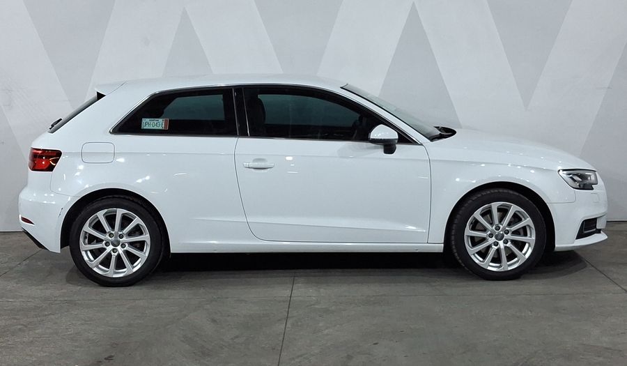 Audi A3 2.0 SELECT S TRONIC Hatchback 2017