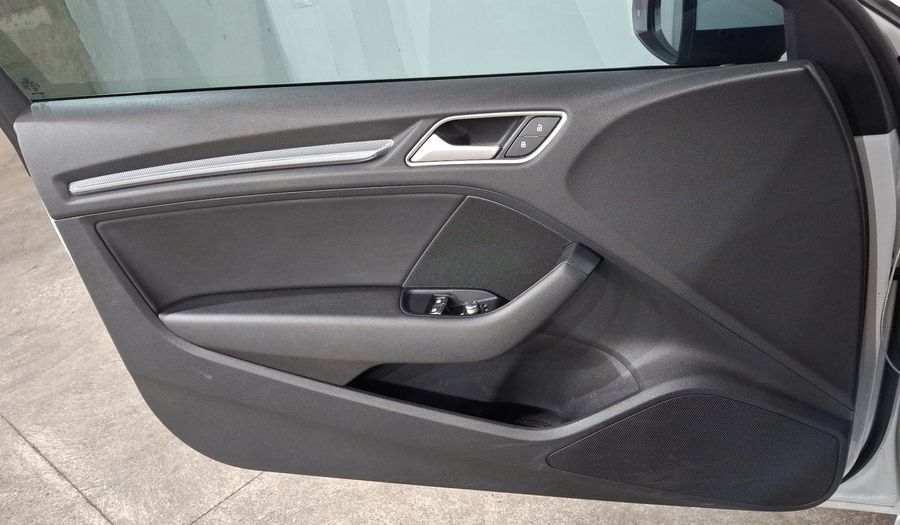 Audi A3 2.0 SELECT S TRONIC Hatchback 2017