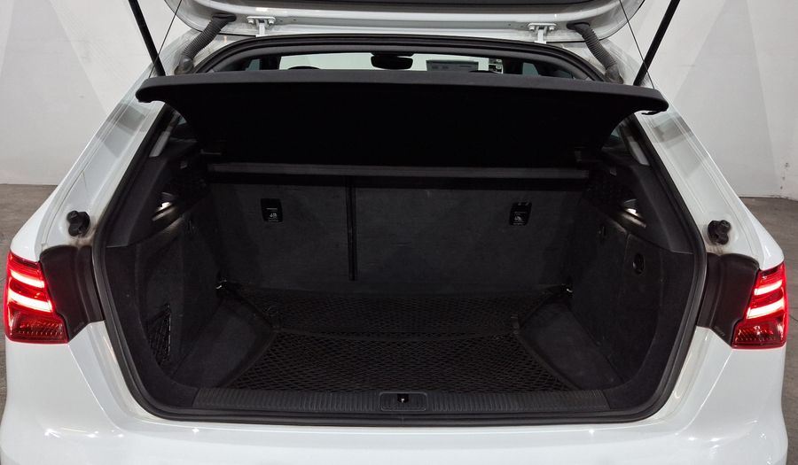 Audi A3 2.0 SELECT S TRONIC Hatchback 2017