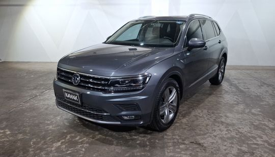 Volkswagen • Tiguan