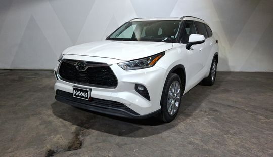 Toyota • Highlander
