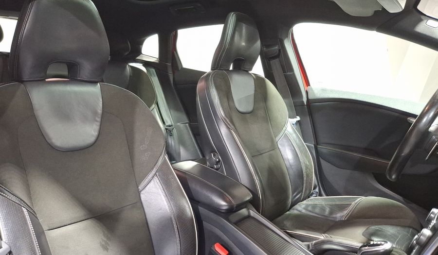 Volvo V40 2.0 R-DESIGN T5 Hatchback 2017