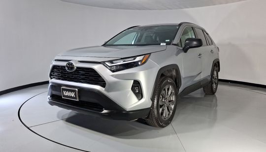 Toyota • RAV4