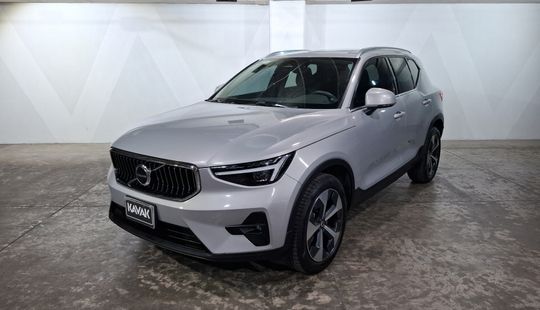 Volvo • XC40