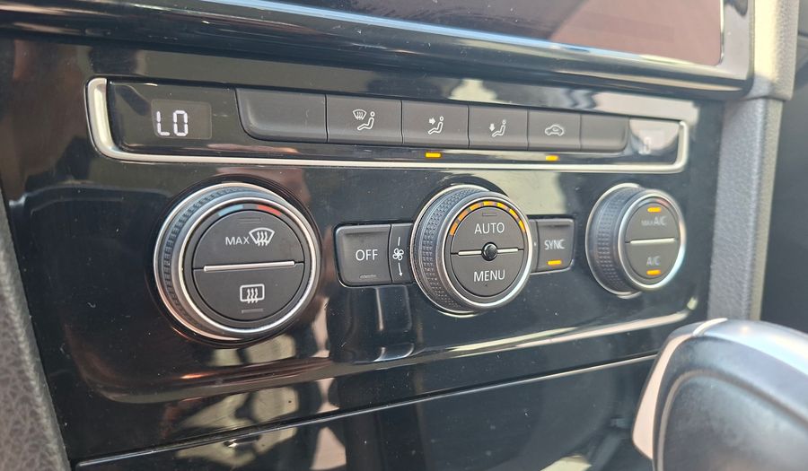 Volkswagen Golf 1.4 TSI DSG HIGHLINE Hatchback 2021