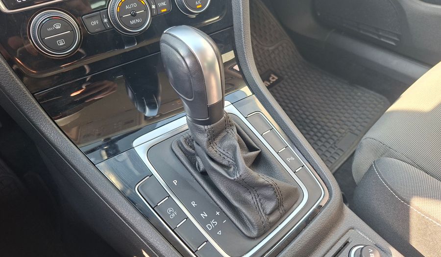 Volkswagen Golf 1.4 TSI DSG HIGHLINE Hatchback 2021