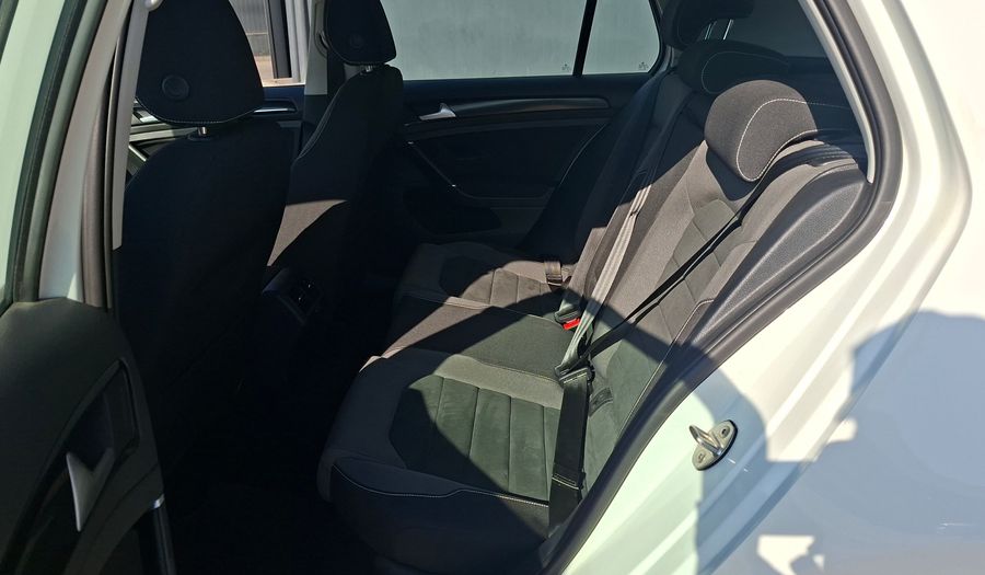 Volkswagen Golf 1.4 TSI DSG HIGHLINE Hatchback 2021