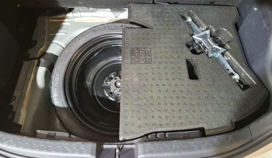 Toyota Prius C 1.5 HYBRID AUTO Hatchback 2019