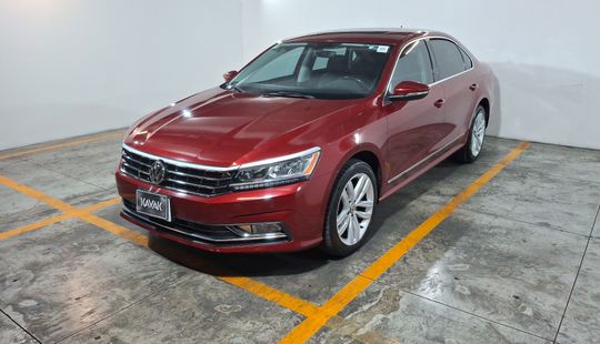 Volkswagen • Passat
