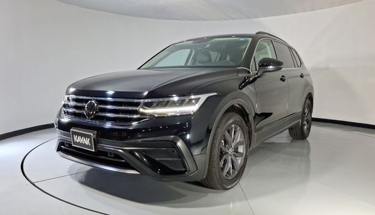 Volkswagen • Tiguan
