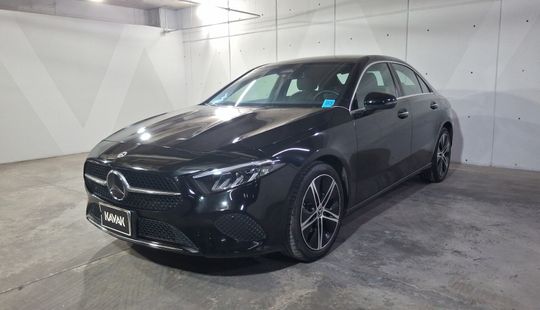 Mercedes Benz • Clase A