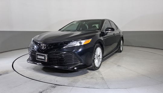 Toyota • Camry
