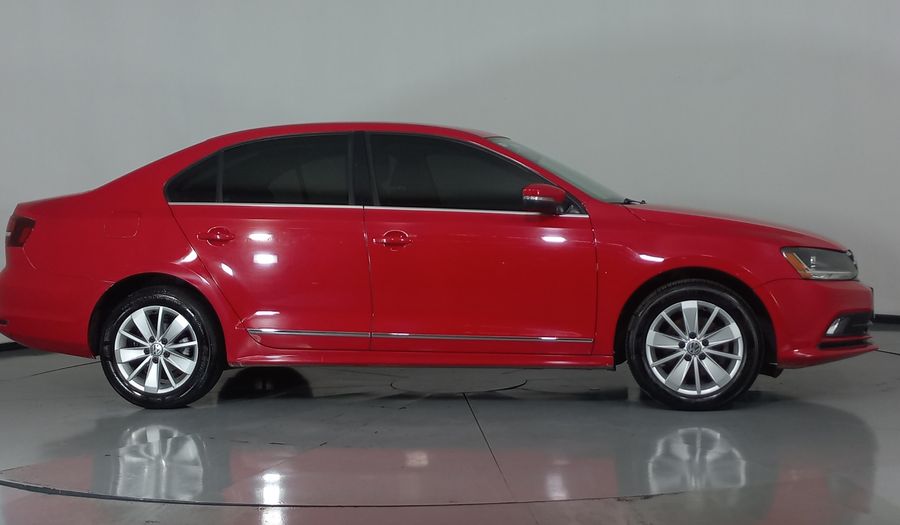 Volkswagen Jetta 2.5 COMFORTLINE TIP. BOLSAS AIRE DEL. Sedan 2018