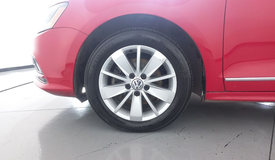 Volkswagen Jetta 2.5 COMFORTLINE TIP. BOLSAS AIRE DEL. Sedan 2018