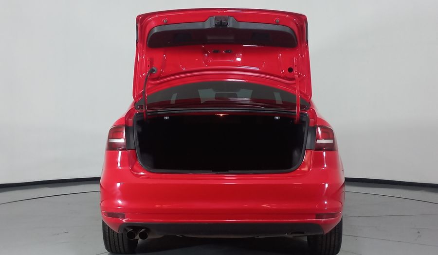 Volkswagen Jetta 2.5 COMFORTLINE TIP. BOLSAS AIRE DEL. Sedan 2018