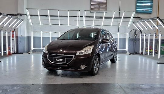Peugeot • 208