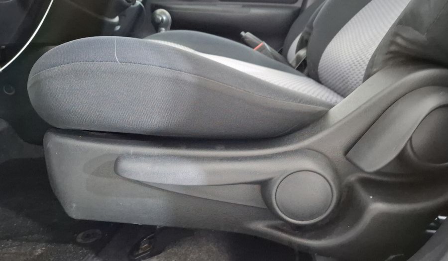 Nissan March 1.6 ADVANCE AT Hatchback 2013