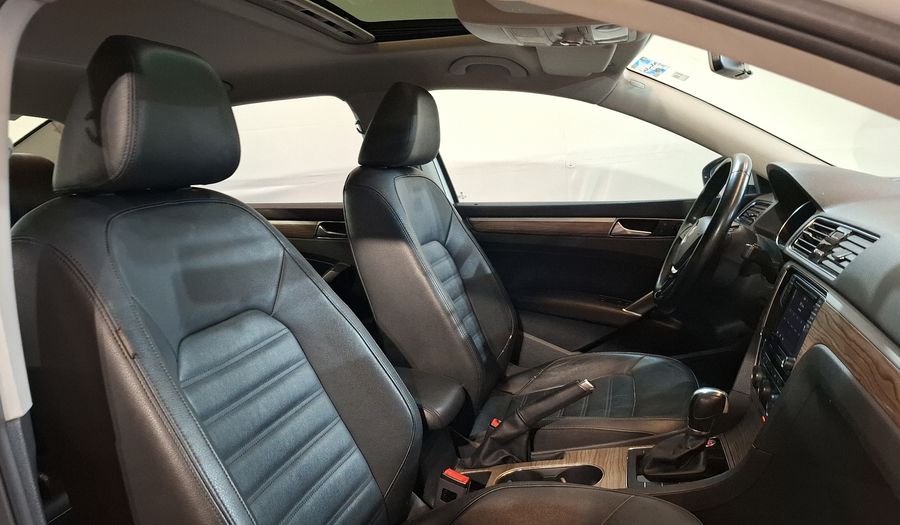 Volkswagen Passat 2.5 HIGHLINE AUTO Sedan 2018