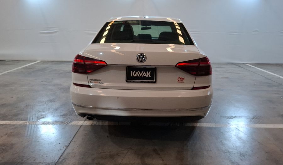 Volkswagen Passat 2.5 HIGHLINE AUTO Sedan 2018