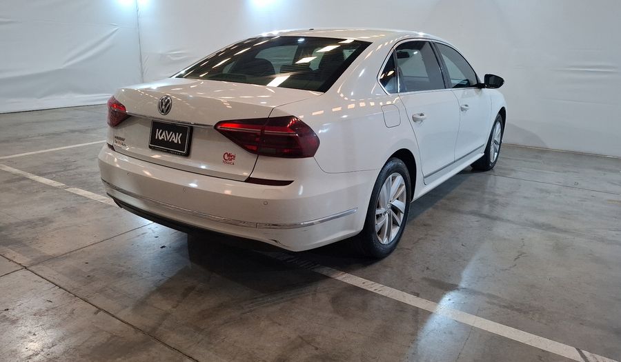 Volkswagen Passat 2.5 HIGHLINE AUTO Sedan 2018