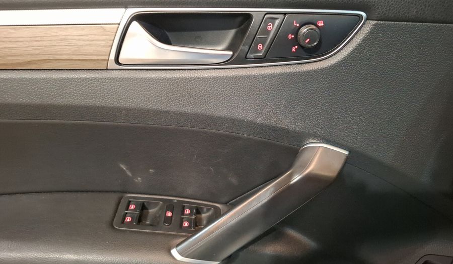 Volkswagen Passat 2.5 HIGHLINE AUTO Sedan 2018