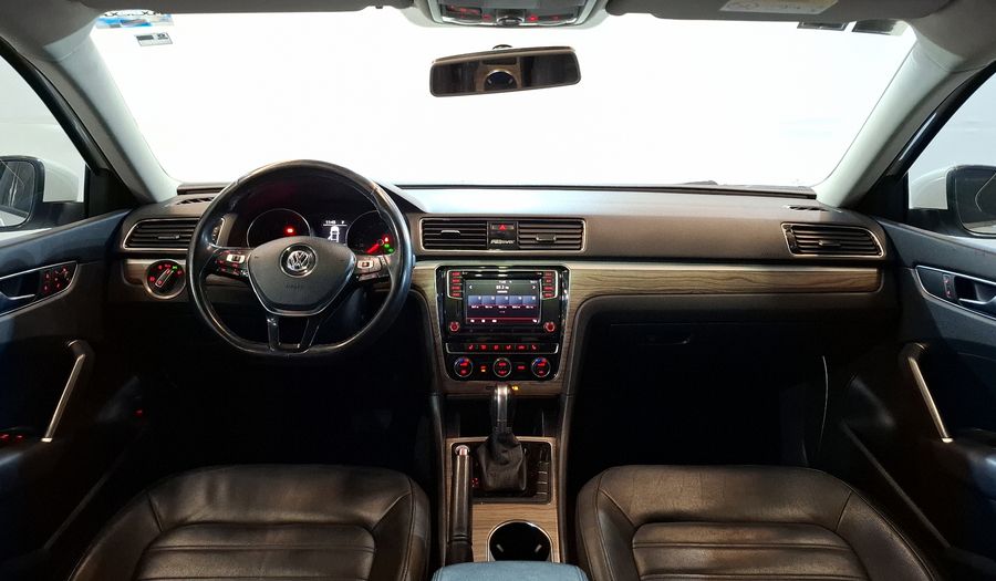 Volkswagen Passat 2.5 HIGHLINE AUTO Sedan 2018