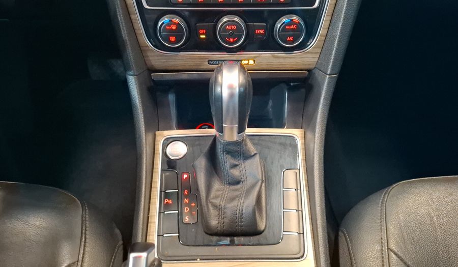 Volkswagen Passat 2.5 HIGHLINE AUTO Sedan 2018