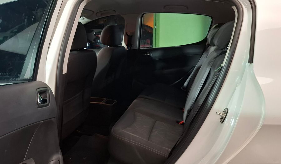 Peugeot 308 1.6 ACTIVE Hatchback 2016