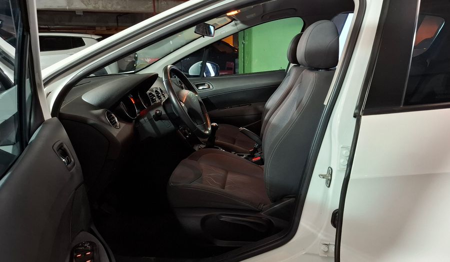 Peugeot 308 1.6 ACTIVE Hatchback 2016