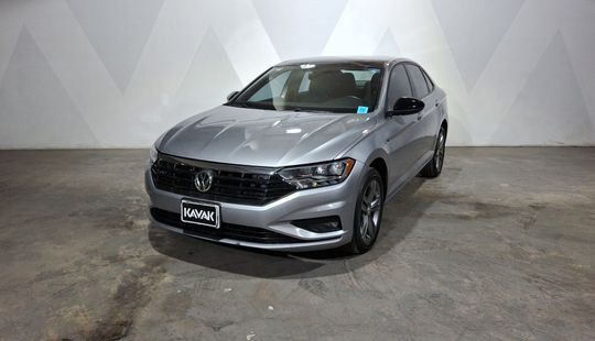 Volkswagen • Jetta