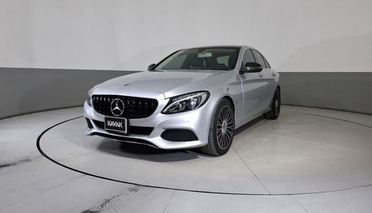 Mercedes Benz • Clase C