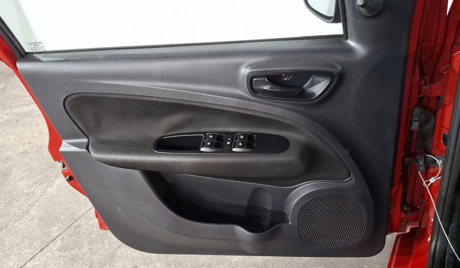 Fiat Uno 1.4 ATTRACTIVE Hatchback 2016