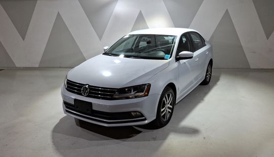 Volkswagen • Jetta