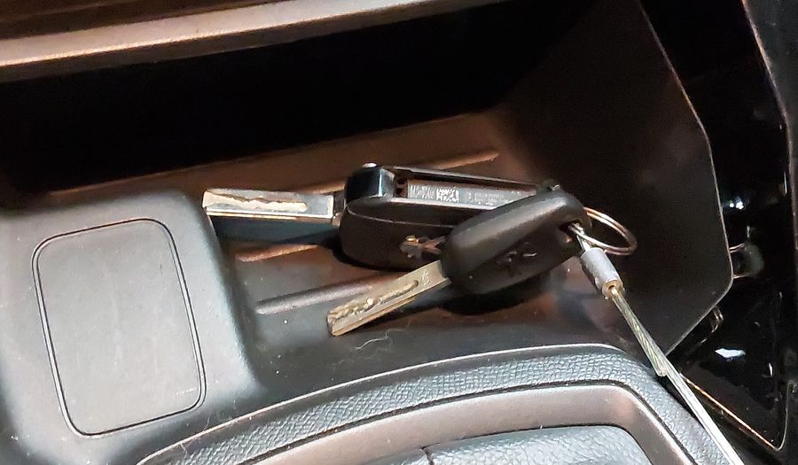 Peugeot 208 1.0 LIKE Hatchback 2023