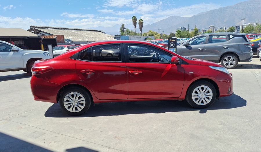 Toyota Yaris 1.5 XLI Sedan 2022