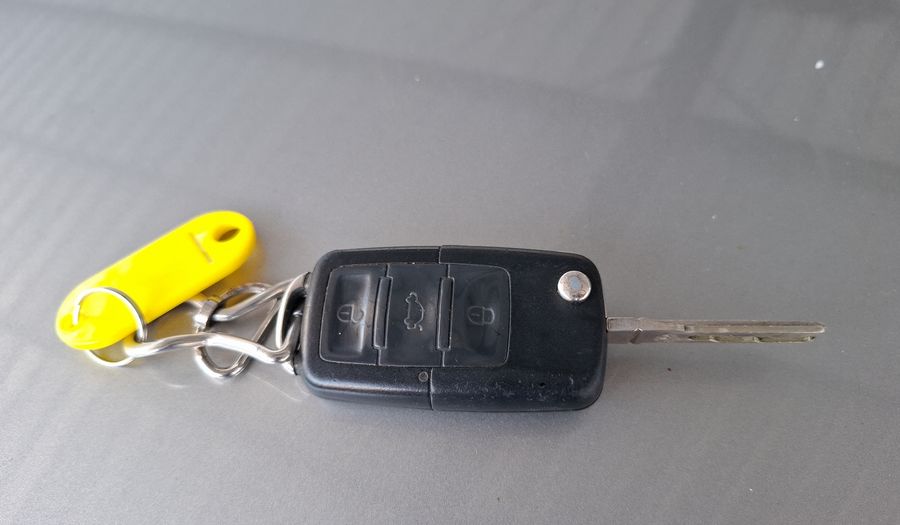 Volkswagen Fox 1.6 COMFORTLINE Hatchback 2012