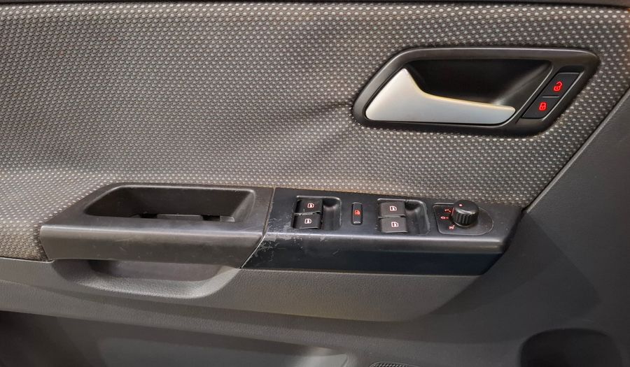 Volkswagen Fox 1.6 TRENDLINE Hatchback 2012
