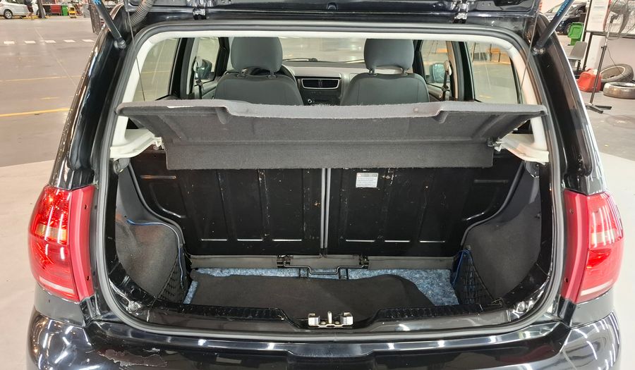 Volkswagen Fox 1.6 TRENDLINE Hatchback 2012