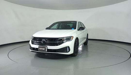 Volkswagen • Jetta