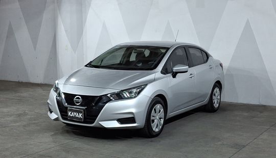 Nissan • Versa