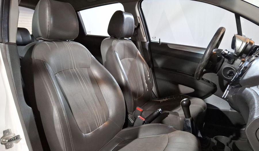 Chevrolet Spark 1.2 LTZ C MT Hatchback 2014