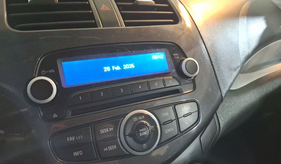 Chevrolet Spark 1.2 LTZ C MT Hatchback 2014